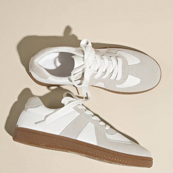 Women's Washable Round Toe Low Top Casual Sneakers - Picture 6 of 6